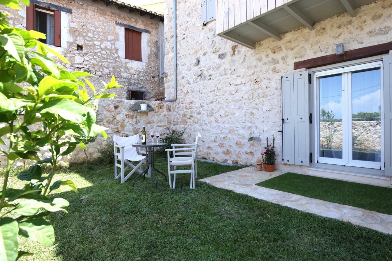 Casa Ovata Apartment Tsoukaladhes Luaran gambar